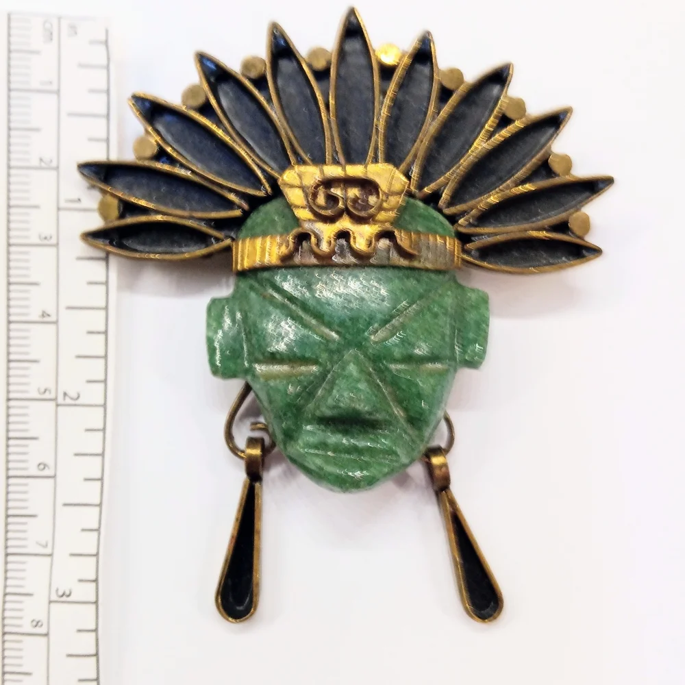 Vintage Mexican Brass Carved Green Stone Figural Mayan Face Brooch Pendant - Picture 2 of 4